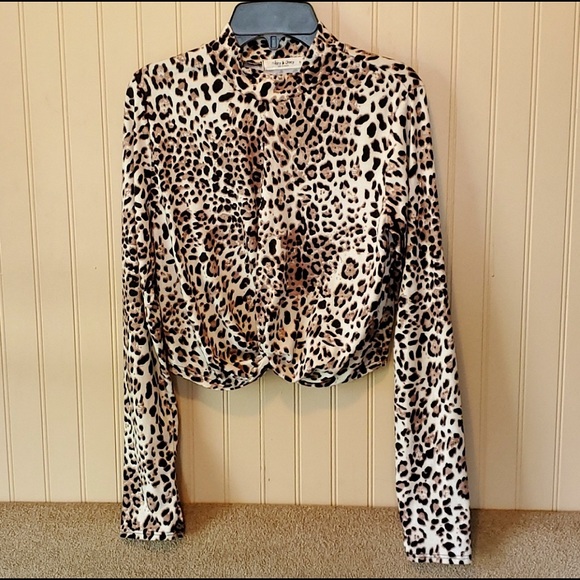 Mikey & Joey Leopard Print Long-sleeved Cropped Top - Medium - Picture 1 of 5